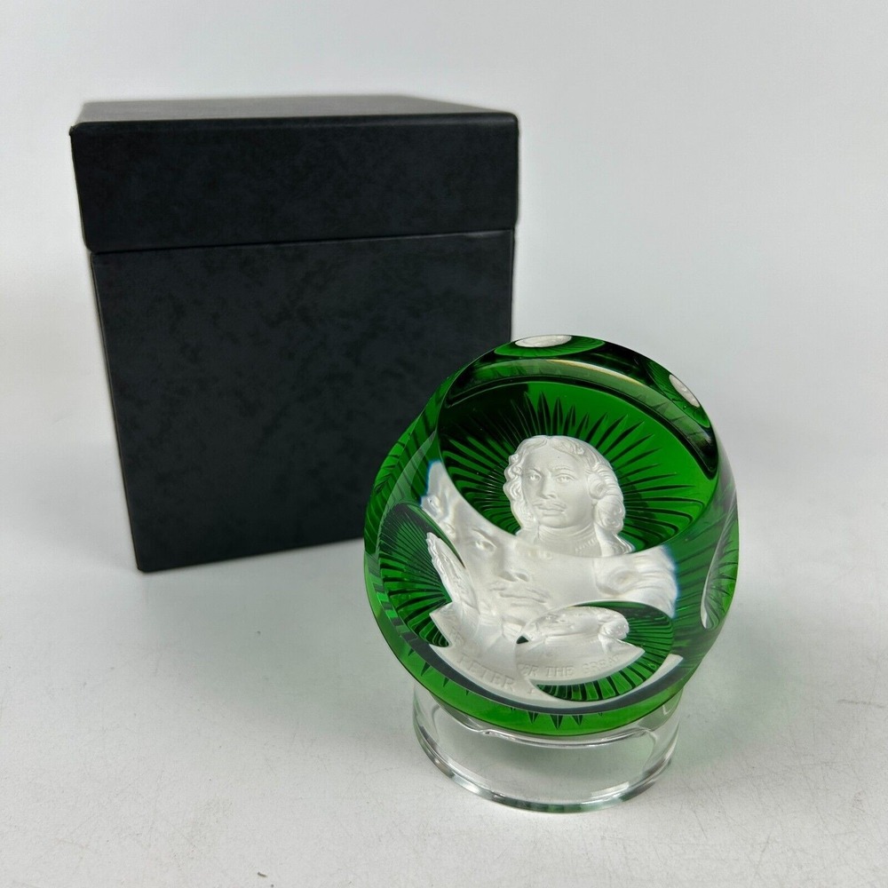 Baccarat 1977 The Franklin Mint Peter The Great Cameo Paperweight Green with Box
